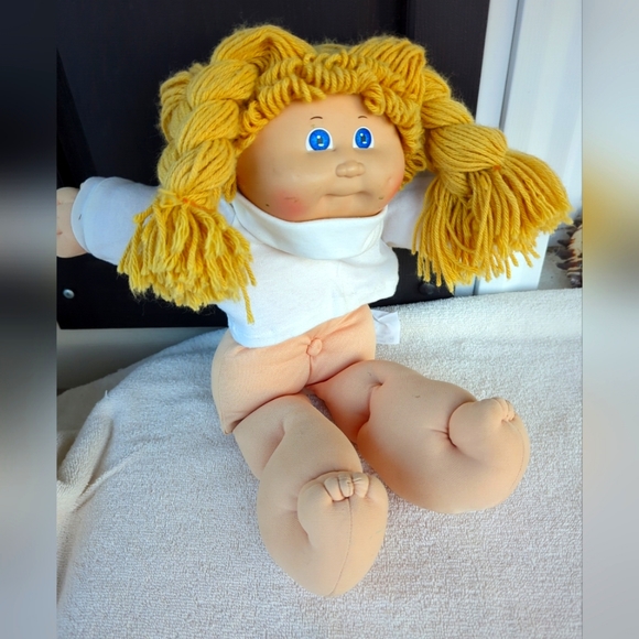 🩷Cabbage Patch Kids 1982 Doll by Xavier Roberts Vintage  Blonde Hair Blue Eyes - Picture 1 of 13